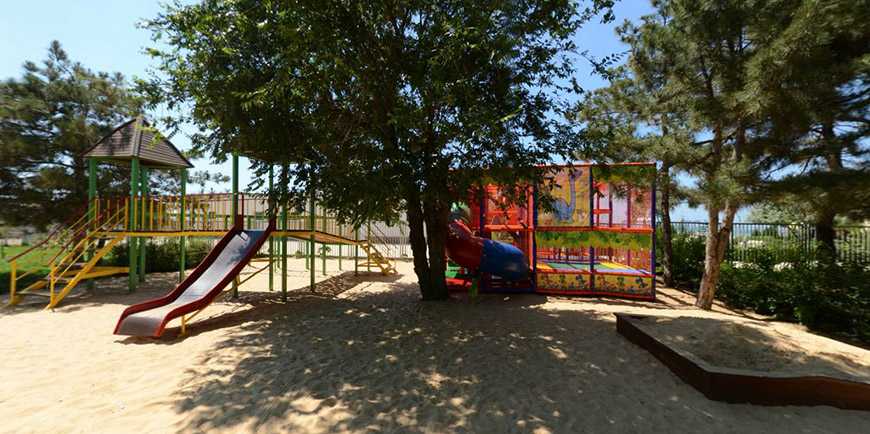 Детская площадка в Оздоровительный комплекс Капля Моря